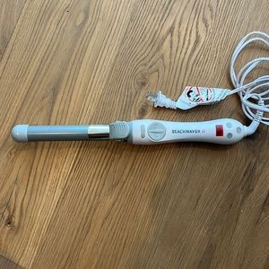 Beachwaver S1 white rotating curling iron